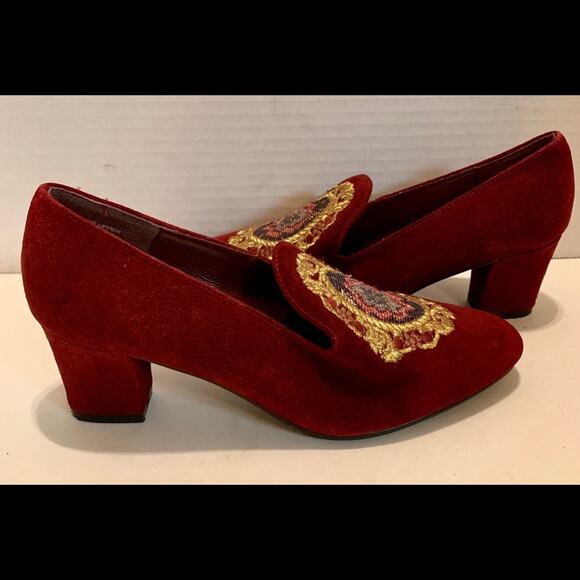 Maggie Lawrence Vintage Style Gold Crest Slip Ons - Picture 3 of 7